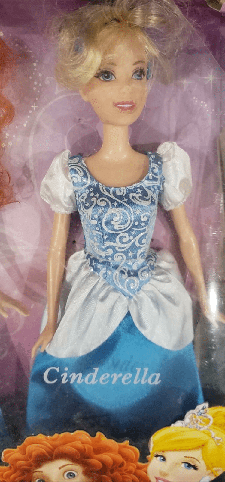 7 Princess Doll Collection Set, 11 Inches Each, Sparkling Outfits & Brushable Hair, Toddler Toys 3+, Gift-Ready with Handle