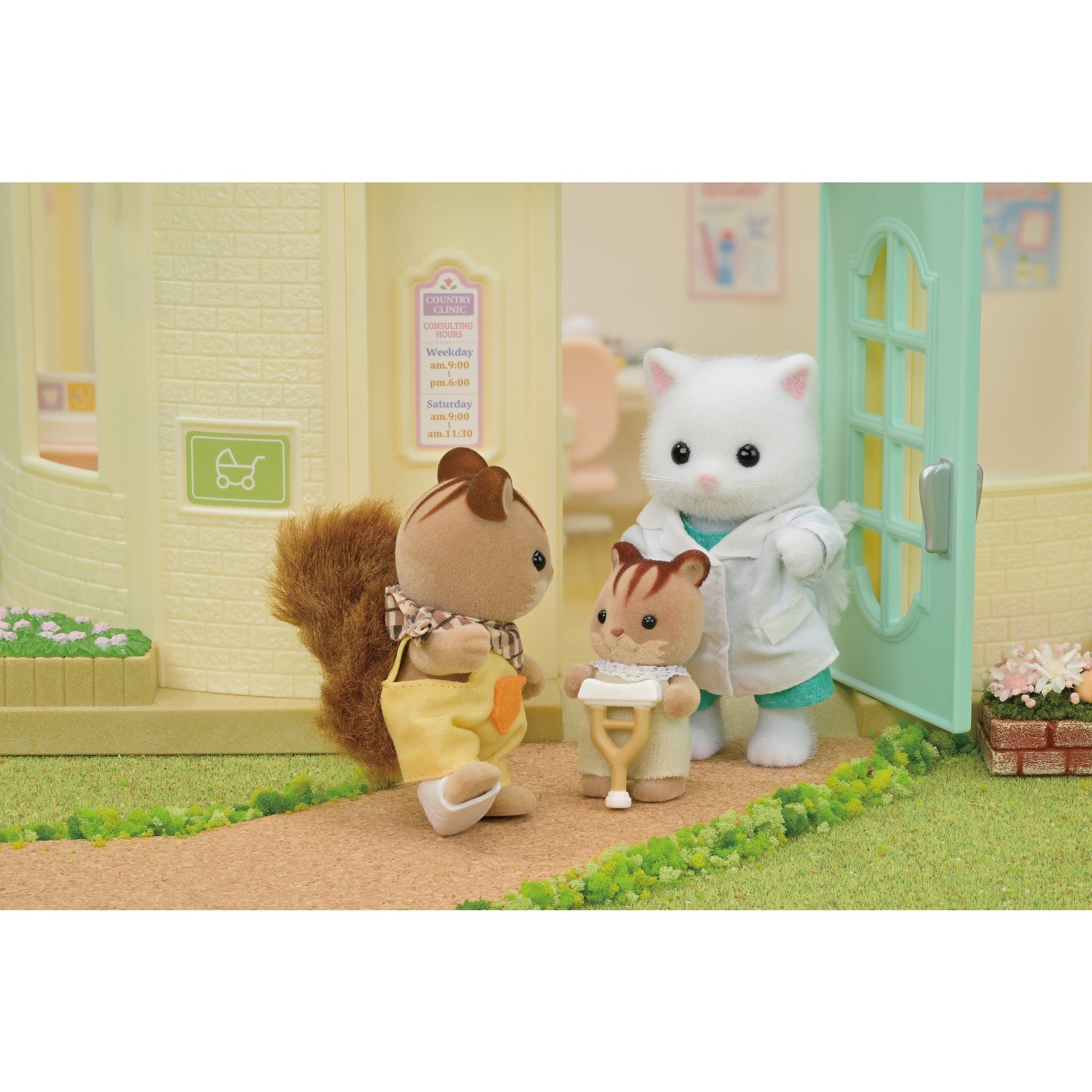 Calico Critters Country Doctor Gift Set, Dollhouse Playset with Figure and Accessories