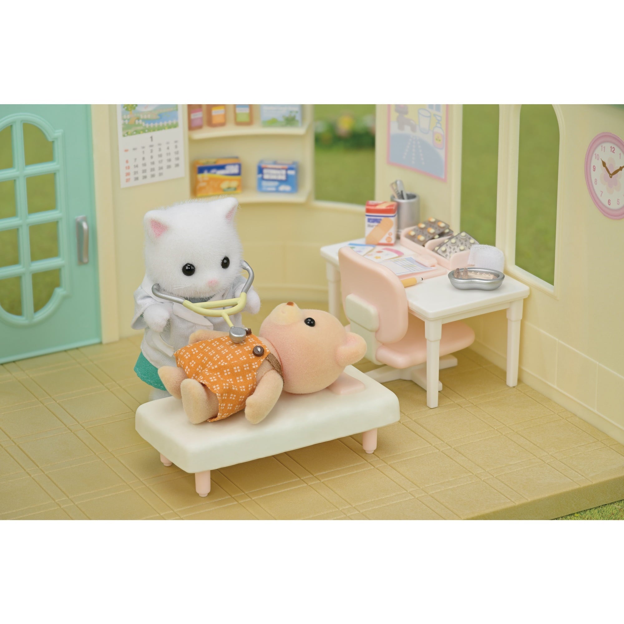 Calico Critters Country Doctor Gift Set, Dollhouse Playset with Figure and Accessories