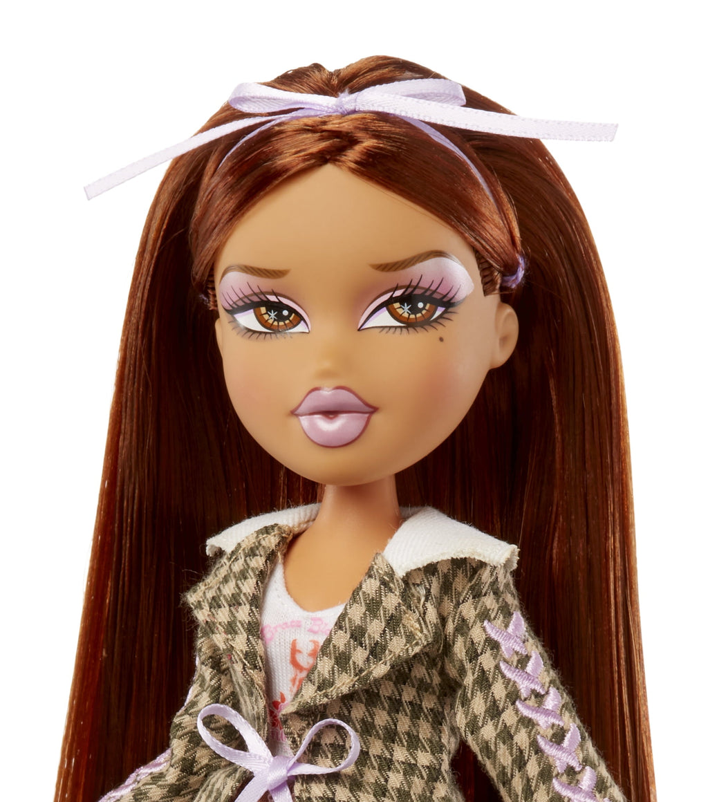Bratz Stylin' Yasmin Fashion Doll with Customizable T-Shirt for You and Accessories