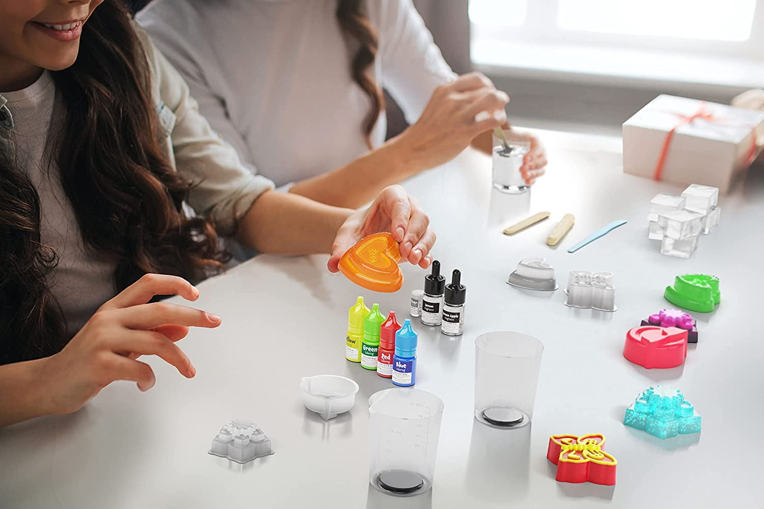 Dan&Darci Soap Making Kit for Kids - Kids Crafts Science Project Toys - Gifts for Girls and Boys Ages 6-12 - Craft Activity Gift for Age 6, 7, 8, 9, 10, 11 & 12 Year Old Girl - Kid DIY Soap Kits