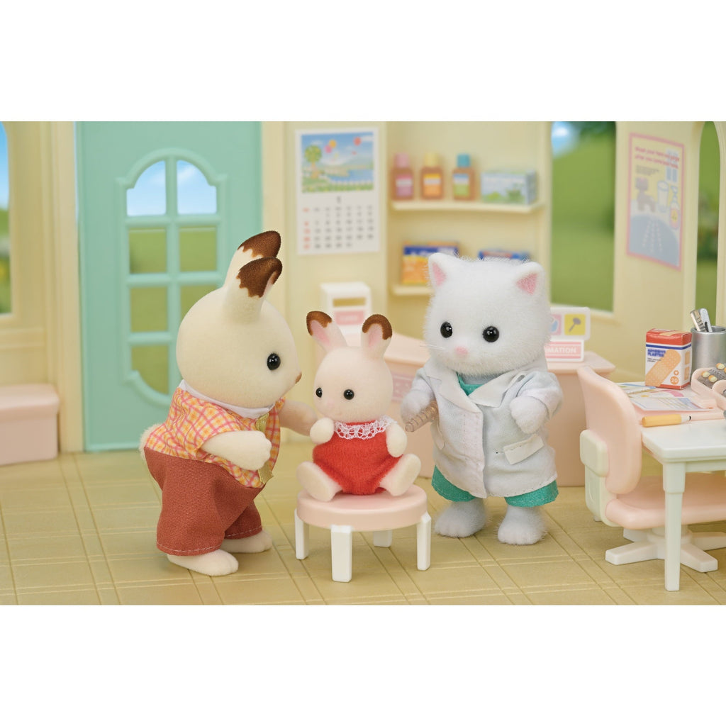 Calico Critters Country Doctor Gift Set, Dollhouse Playset with Figure and Accessories