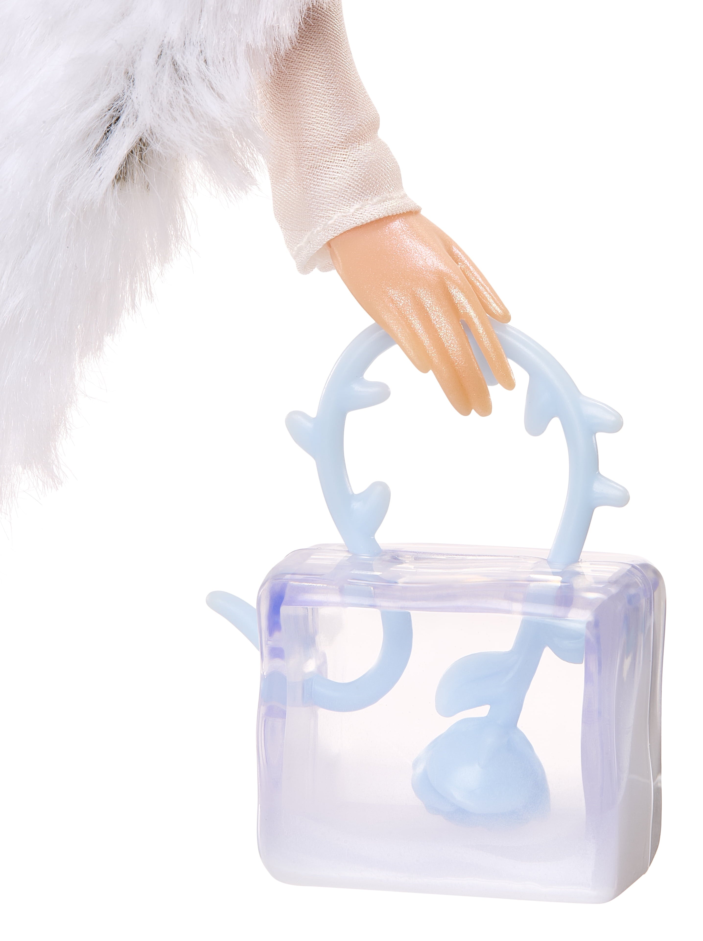 Bratz 2025 Holidayz Frosty Nightz Cloe Collector Doll with Premium Fashions and Accessories