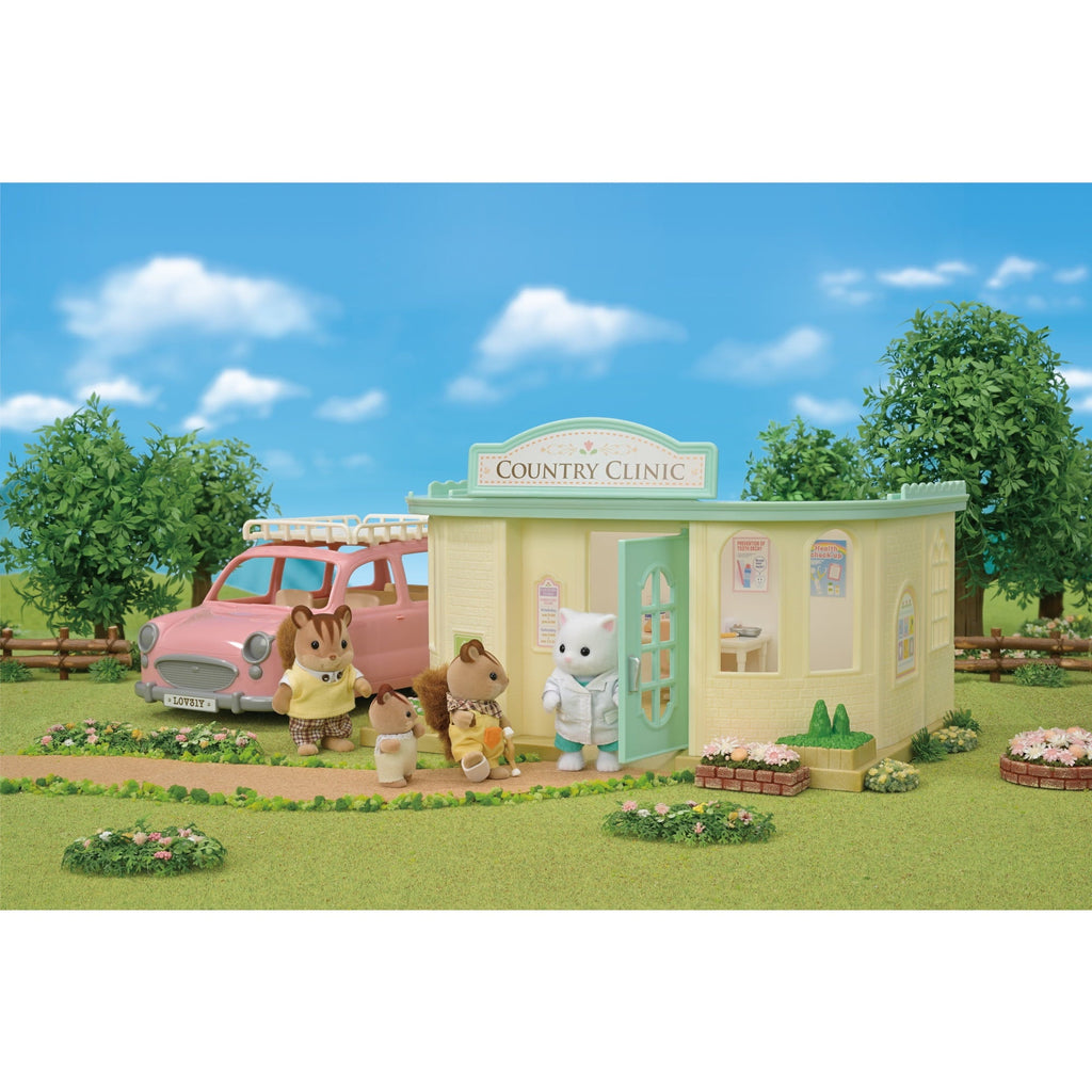 Calico Critters Country Doctor Gift Set, Dollhouse Playset with Figure and Accessories
