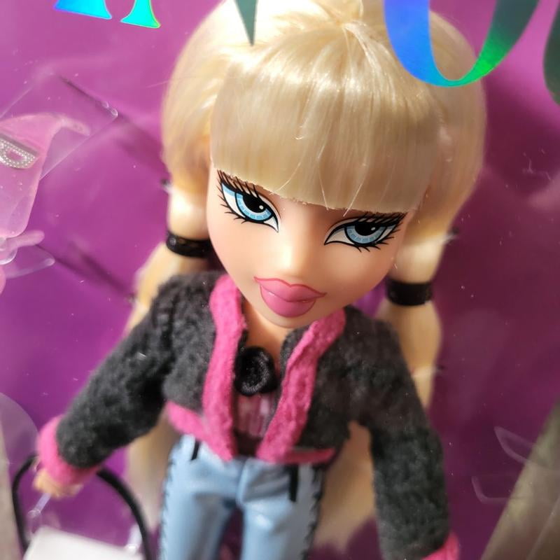 Bratz Goin’ Out! Cloe Fashion Doll with Accessories
